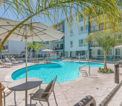 Swimming-Pool Swimming-Pool
